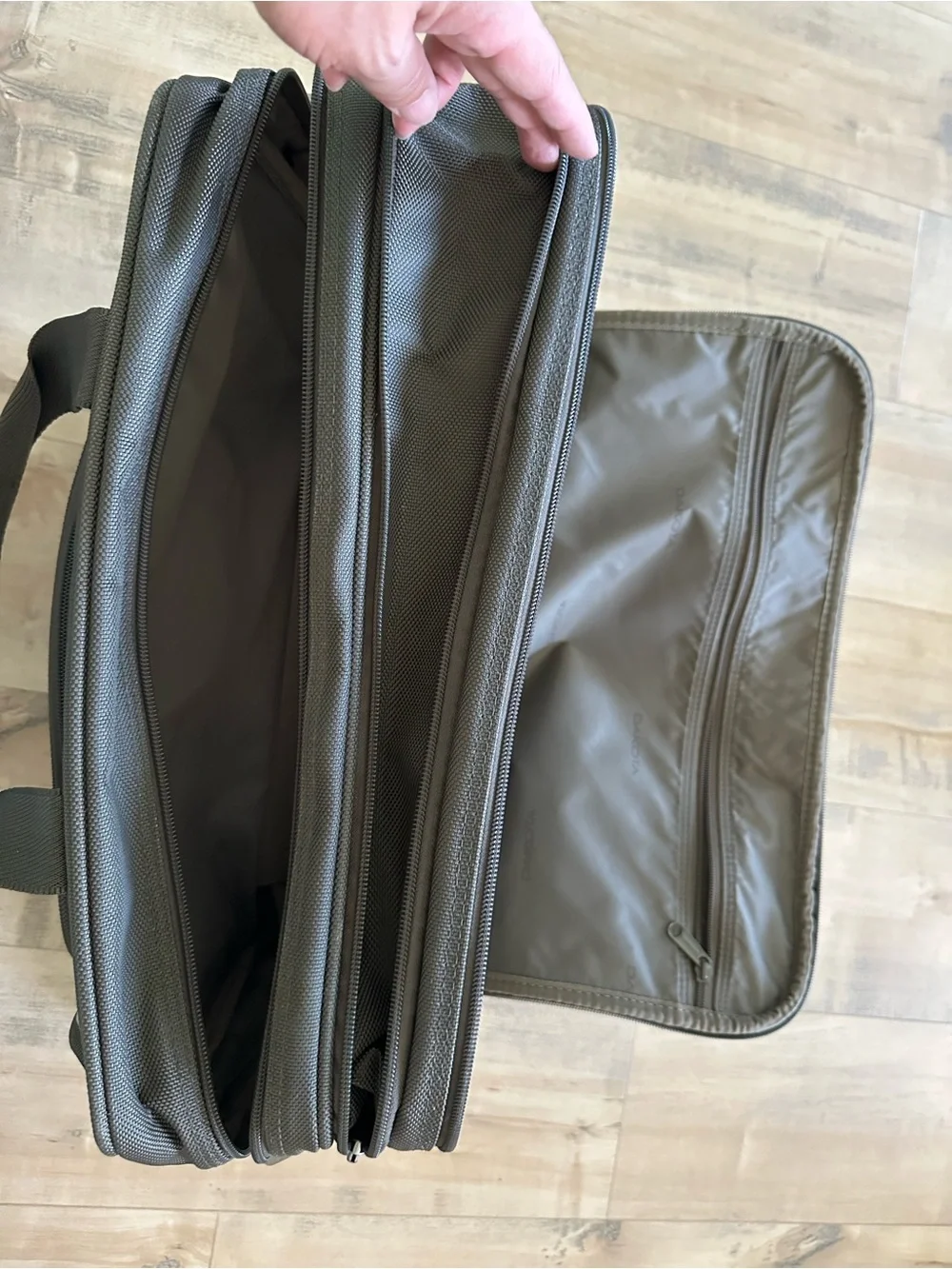Dakota Expandable Cabin Bag Business Briefcase Laptop Shoulder Bag Luggage Olive